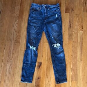 GAP Women’s Distressed Skinny Jeans